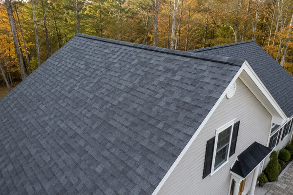 GAF Timberline HDZ roof with SnowCountry ridge vent by Powersol Roofing