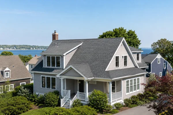 Completed GAF shingle roof on a Massachusetts home